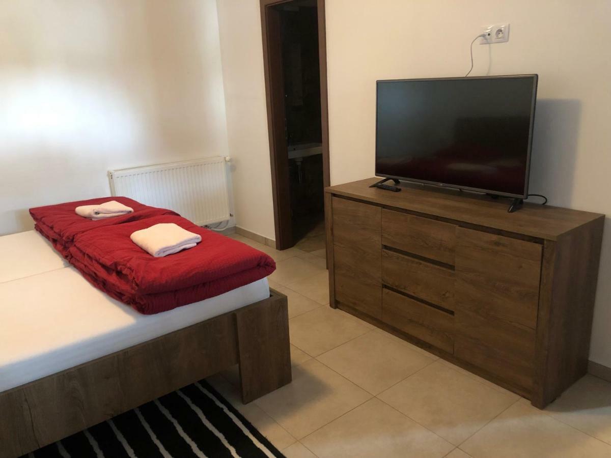U Vinarstvi Hotel Mutenice Bagian luar foto